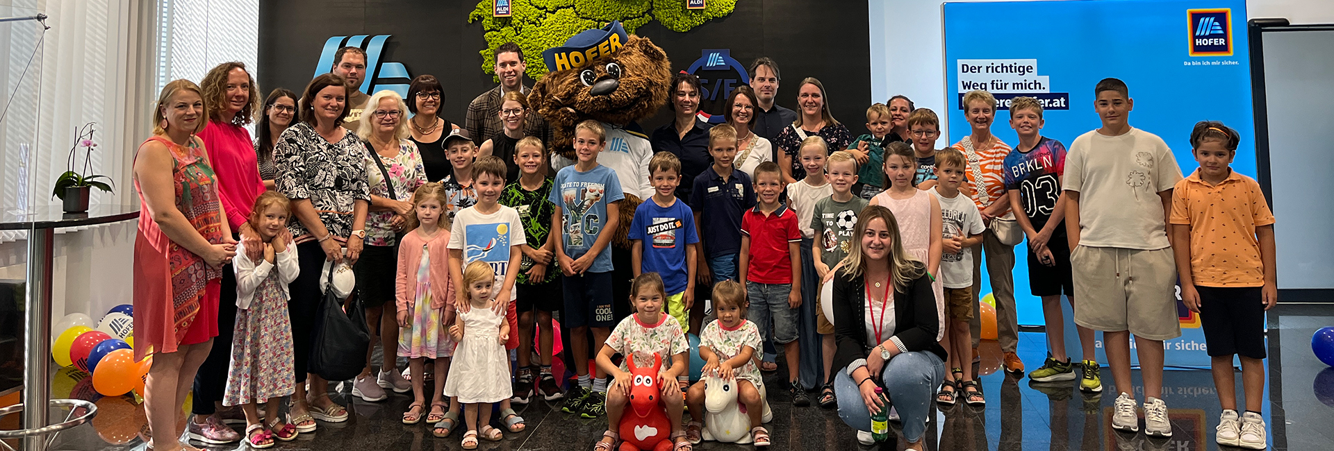 Gruppenbild Teilnehmender bei HOFER Family Days 2024