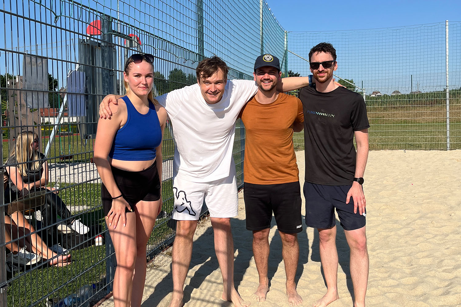 Gruppenbild beim Beachvolleyballturnier 