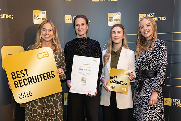 Veronika Stadler und drei Kolleg:innen mit dem BEST RECRUITERS Siegel