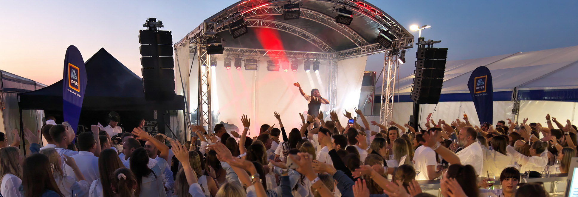 R.I.O. feat. U-Jean performt auf der Bühne