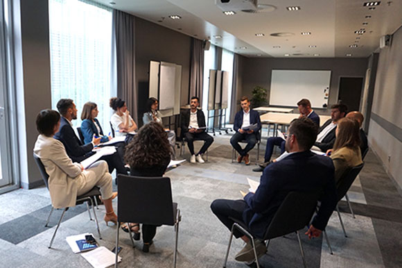 Teilnehmer:innen beim Workshop