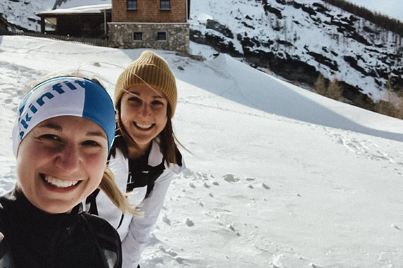 Teresa und Sarah im Winter