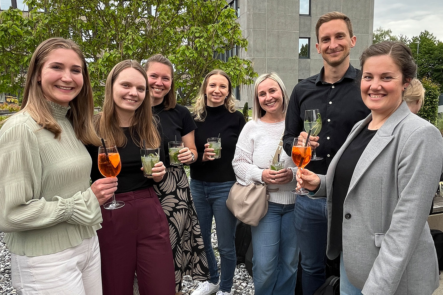 Mitarbeiter:innen bei der Afterwork Bar Mitarbeiter:innen bei der Afterwork Bar