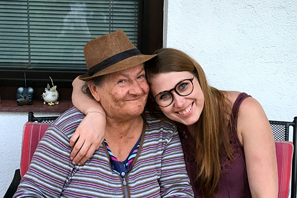 Claudia und ihre Oma Claudia und ihre Oma