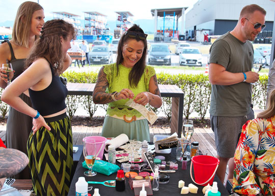 Tattoostation beim Sommerfest