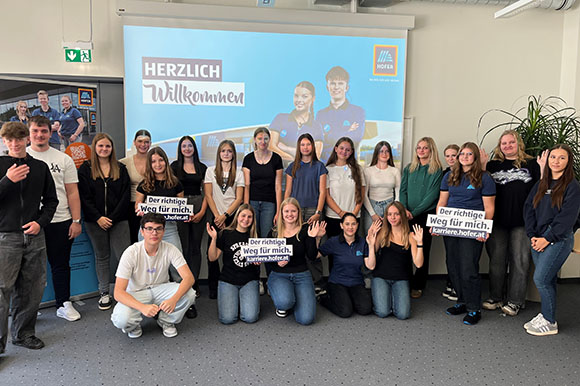 Gruppenbild unserer Lehrlinge beim Welcome Day Gruppenbild unserer Lehrlinge beim Welcome Day