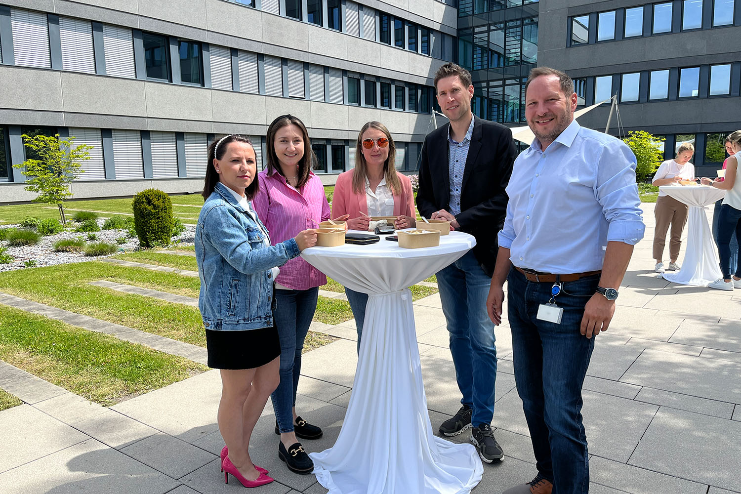 FairHOF Foodtruck zu Gast Gruppenbild beim FairHOF Foodtruck