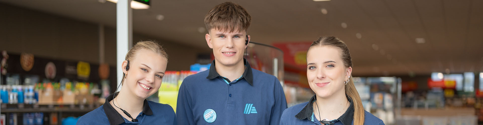 HOFER Lehrlinge in der Filiale